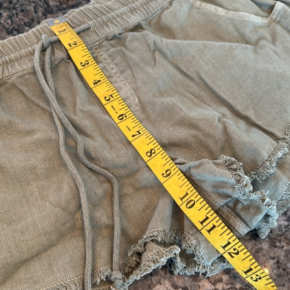 Roxy scenic route drab green shorts NWT L - Picture 9 of 10